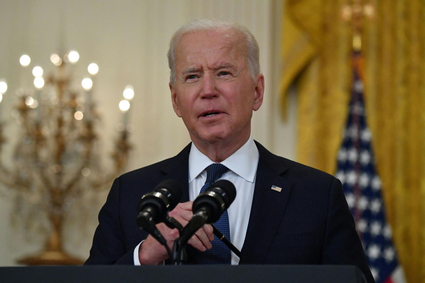 Biden lifts some gasoline mandates to address fuel shortage caused by U.S. pipeline shutdown