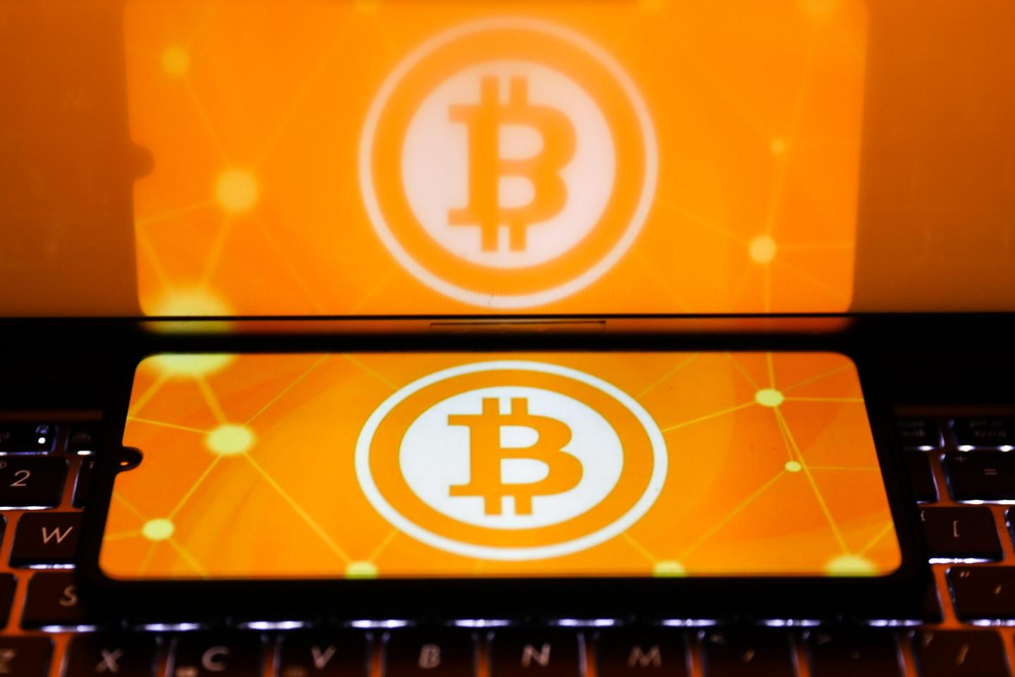 Elon Musk’s Twitter attacks are hurting Bitcoin’s price