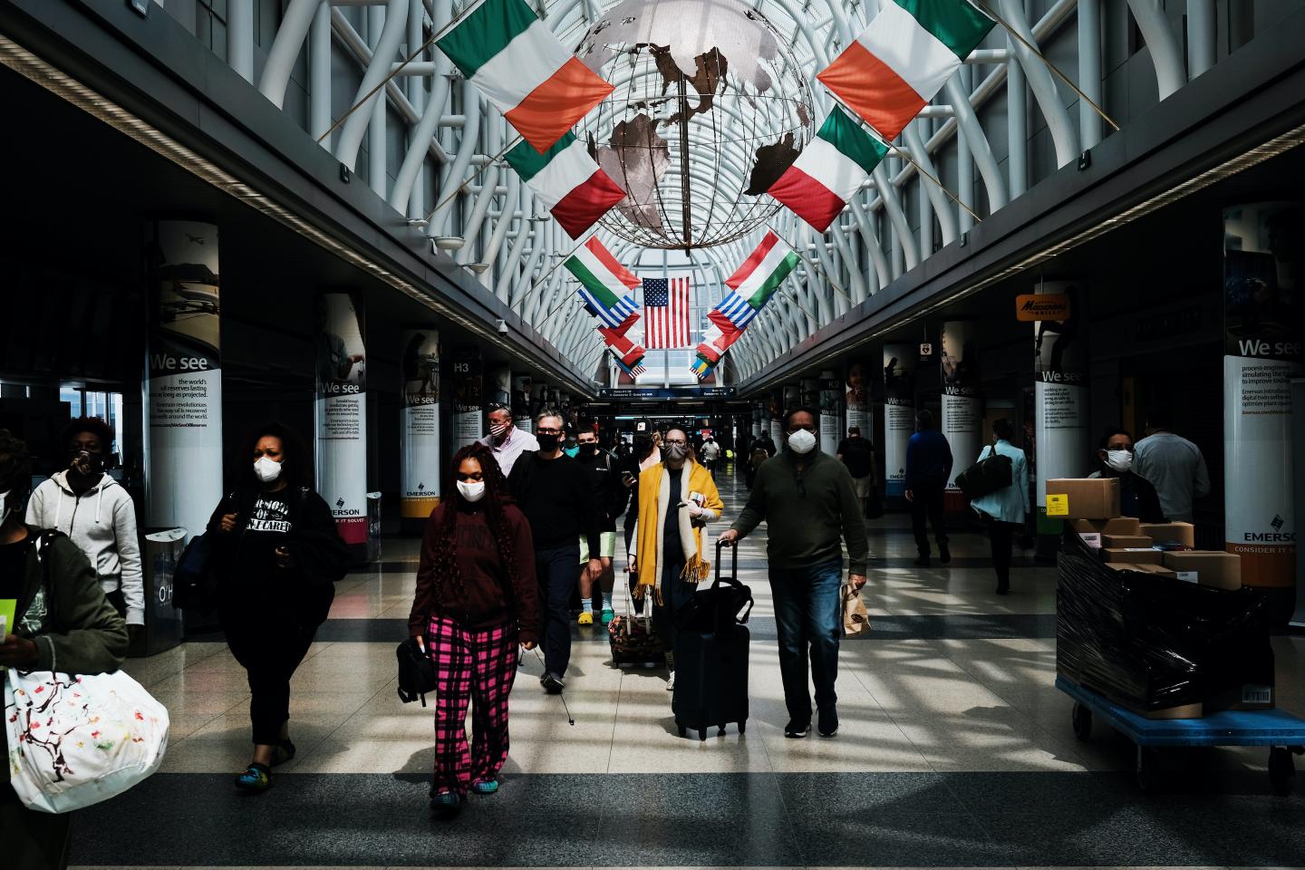 1.6 million traveled over the weekend in the U.S., setting a pandemic high