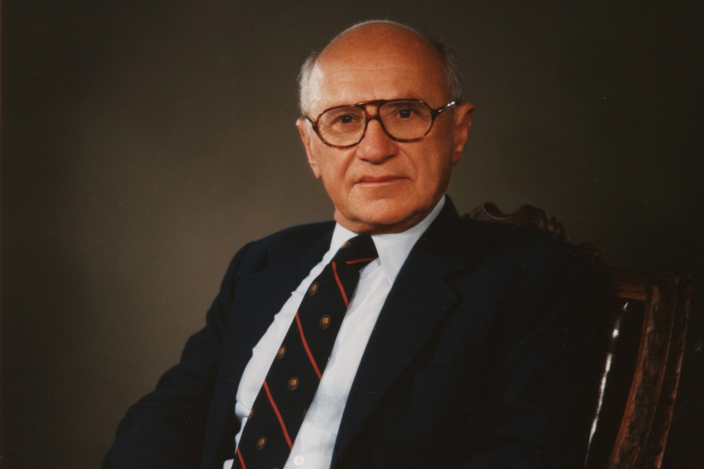 A portrait of economist Milton Friedman in 1986.