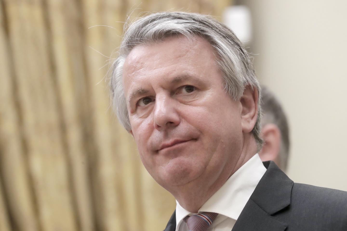 Shell will accelerate carbon emission cuts after Dutch court ruling