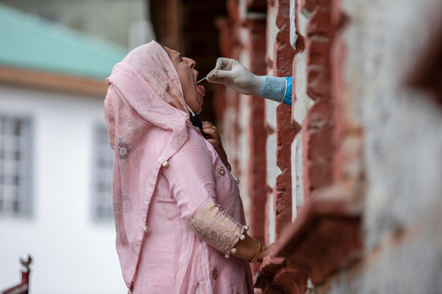 KASHMIR-SRINAGAR-COVID-19-TEST