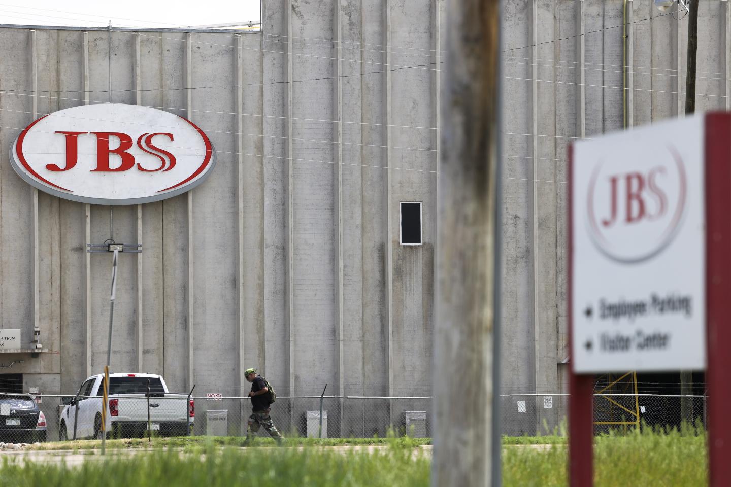 The world’s largest meat producer is raising wages and processing capacity at its U.S. beef plants