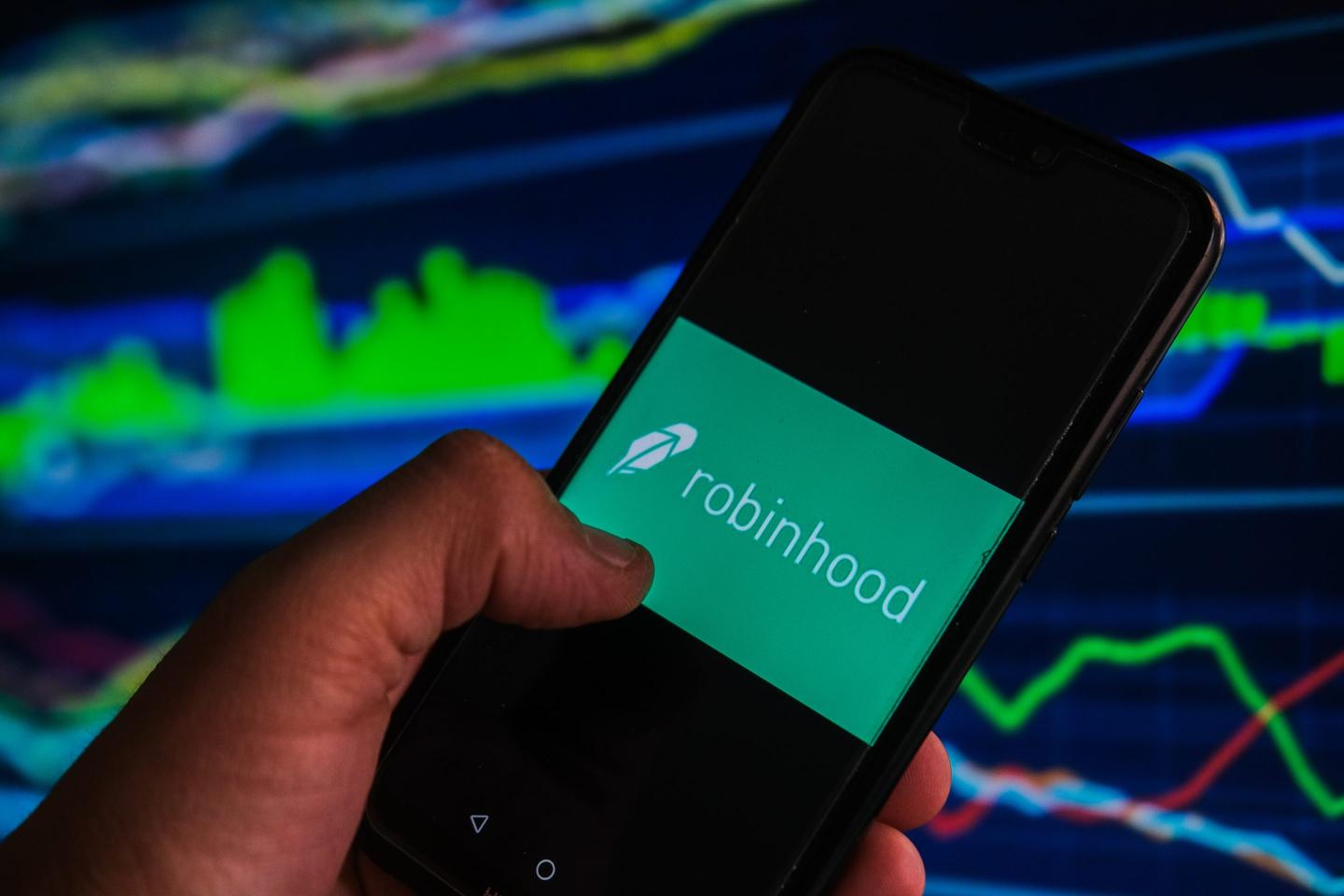 Robinhood’s growing crypto business is delaying its IPO plans