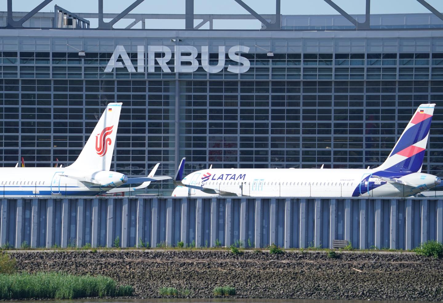 U.S. and EU agree to five-year truce in long running Boeing vs Airbus dispute