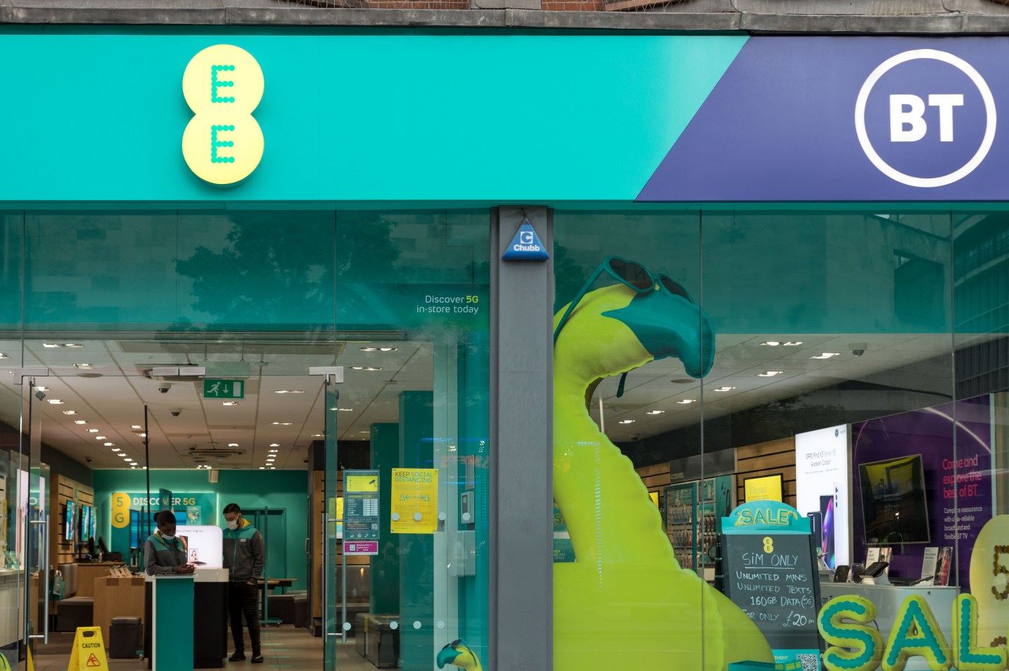 LONDON, UNITED KINGDOM - 2021/06/22: EE logo is seen at one of their stores on Oxford Street in London.