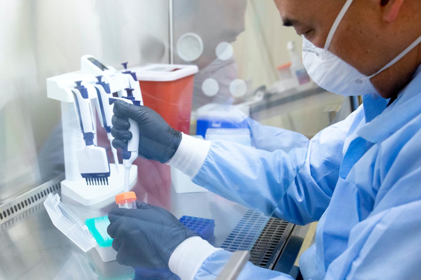 U.S. to invest $3.2 billion into COVID antiviral program