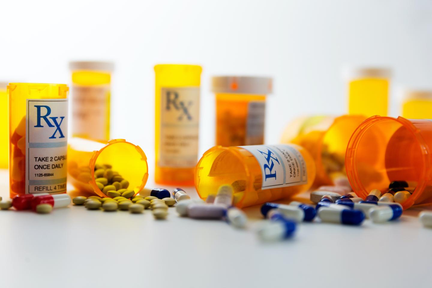 States step up push to regulate pharmacy drug brokers
