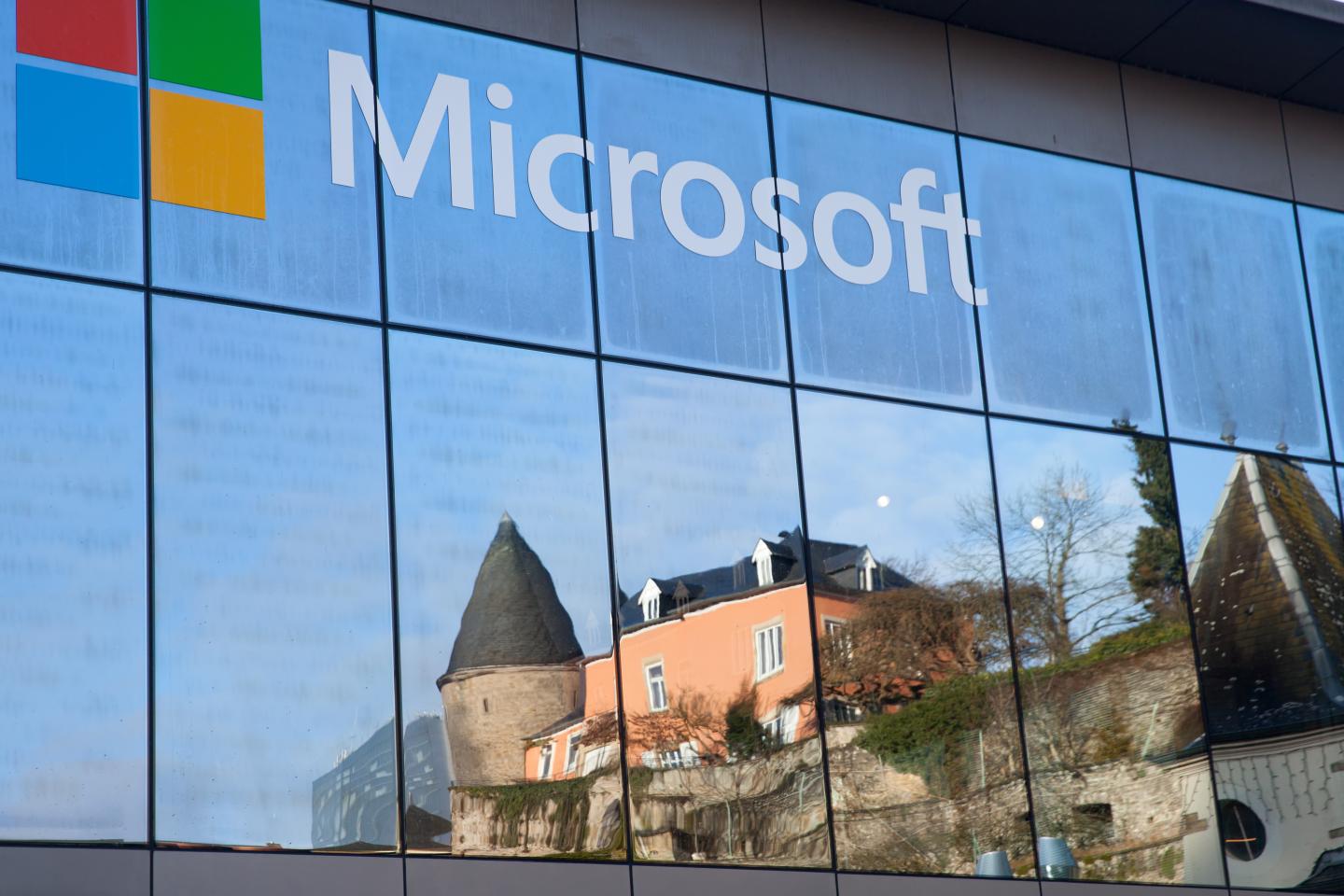 Microsoft debuts new Windows