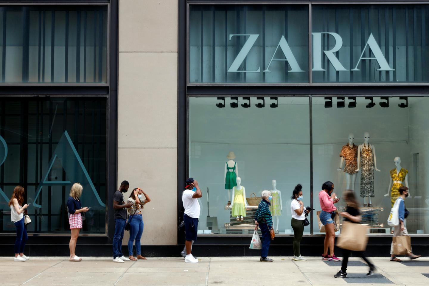 U.S. consumer spending increased 1% in June despite high inflation