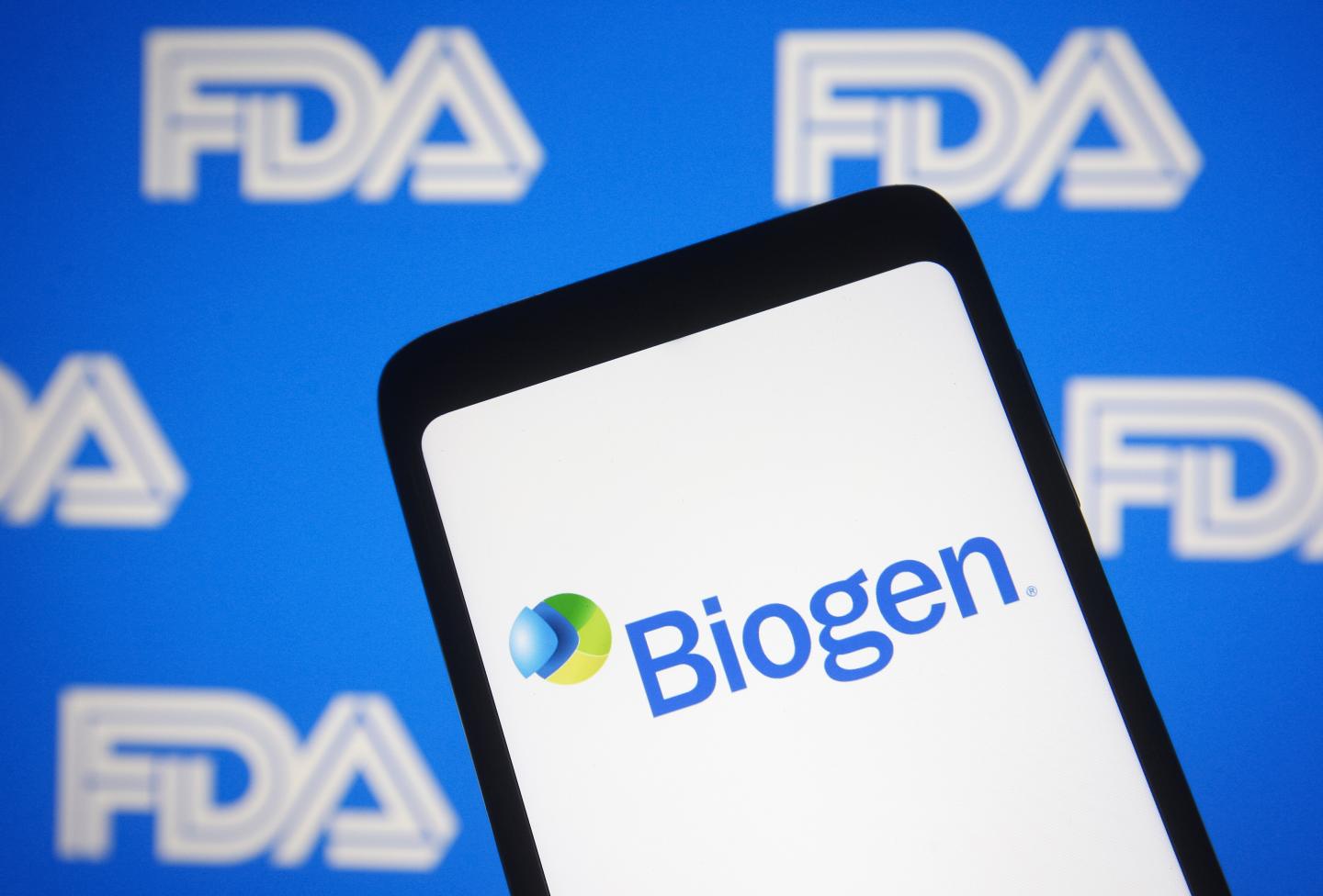 Biogen aduhelm aducanumab Alzheimer's doctor disapproval