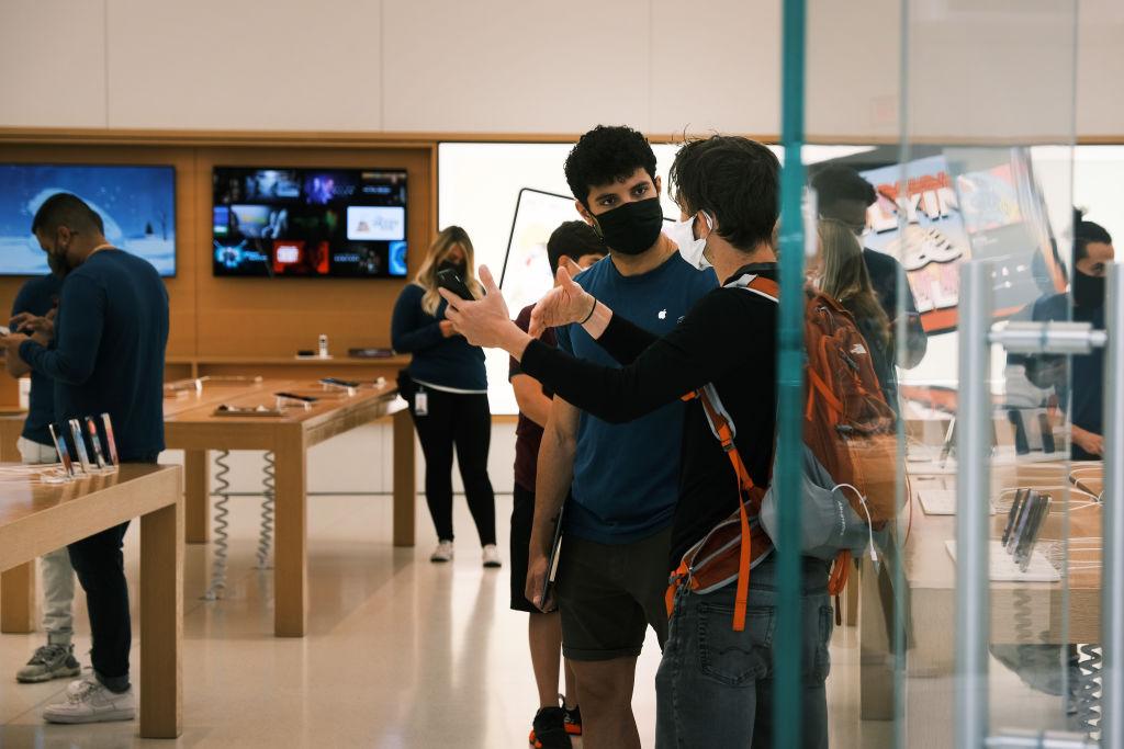 CDC masking indoor businesses Apple