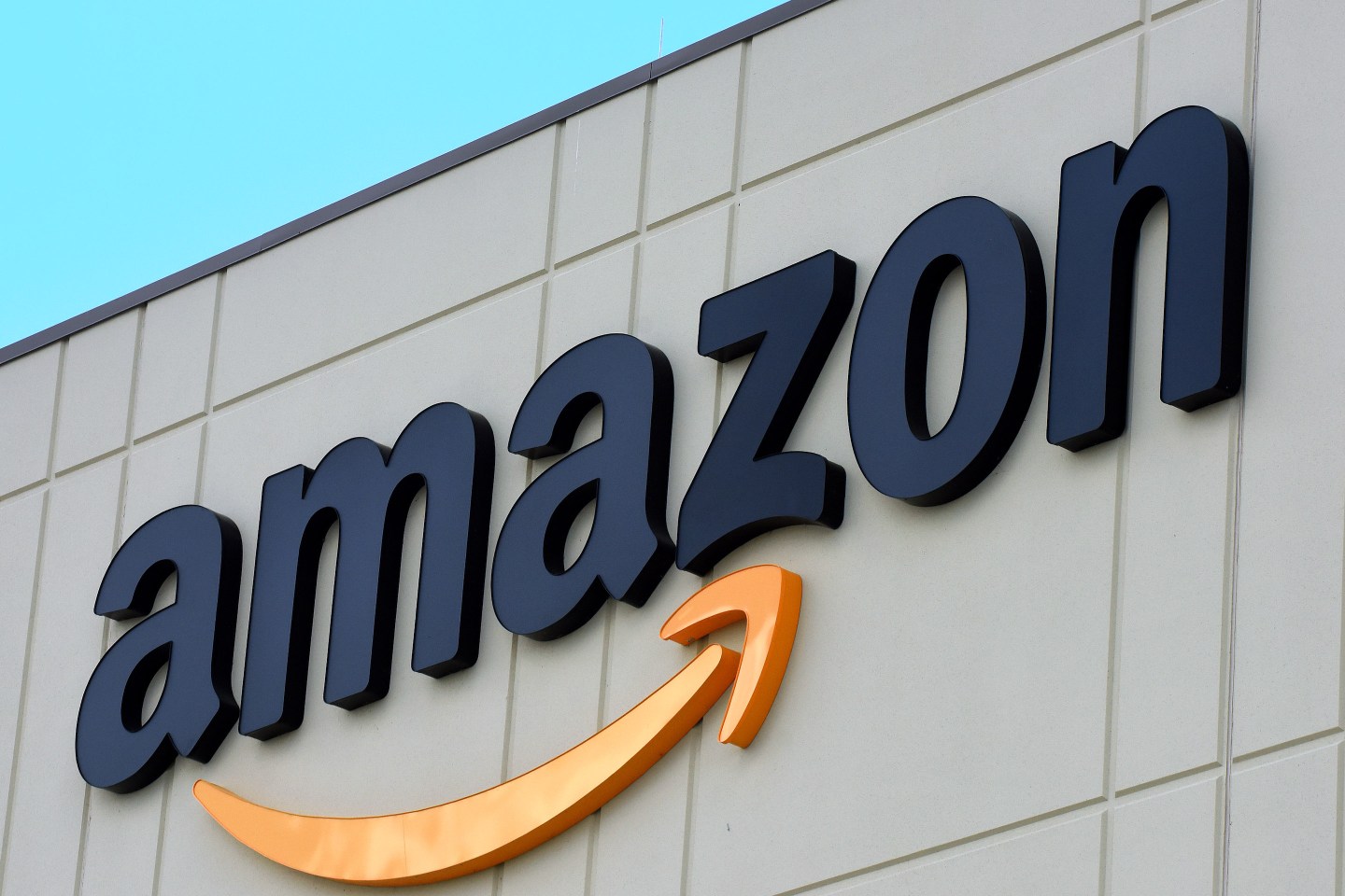 Amazon offers its in-home COVID-19 tests to consumers