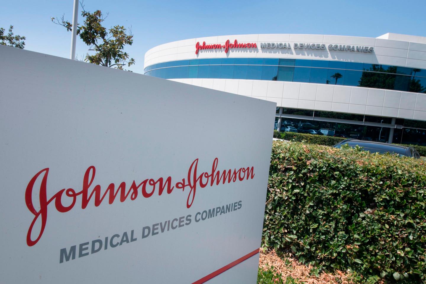 Johnson & Johnson, drug distributors reach $26 billion settlement with states over opioids