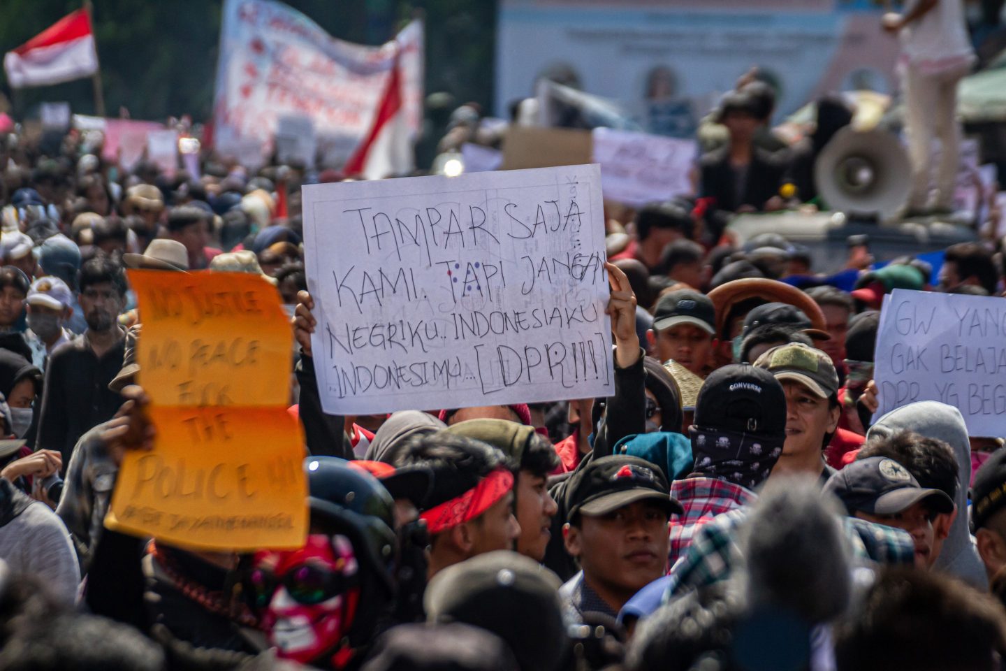 Vasuki Shastry, author of "Has Asia Lost It?", argues that those who see Asia has having a shining future miss critical social issues on-the-ground, from stalled social mobility to the threat of decoupling.