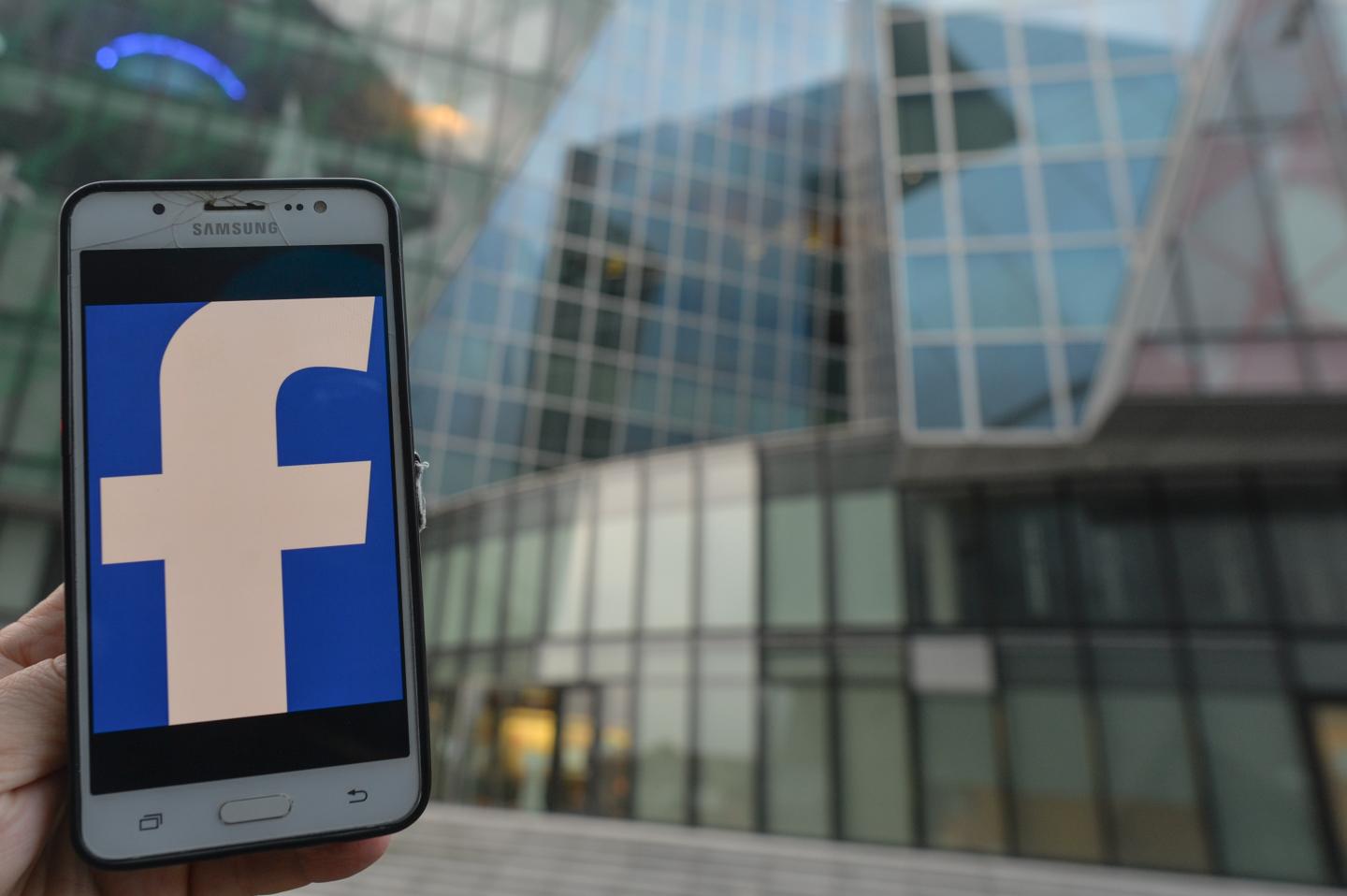 White House pins anti-vax misinfo on Facebook