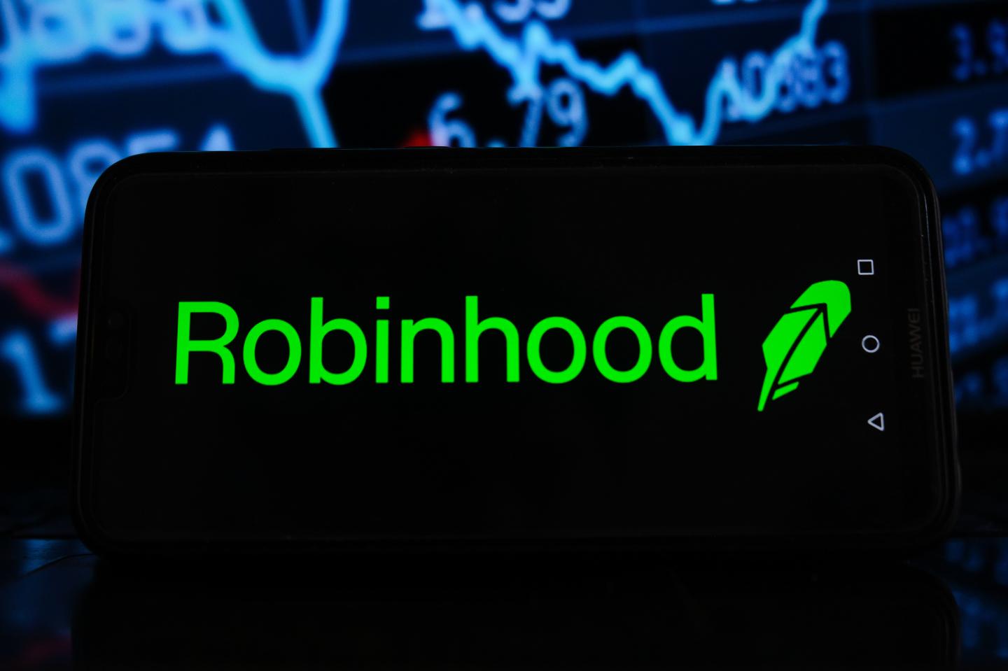 As Robinhood prepares to IPO, regulators investigate employee meme stock trading