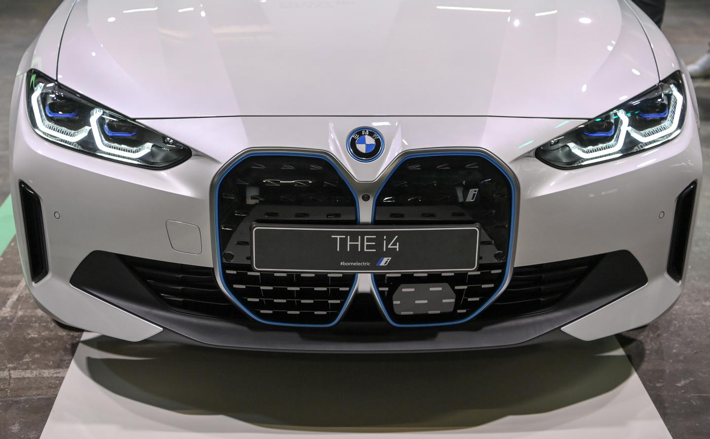BMW's electric sedan i4