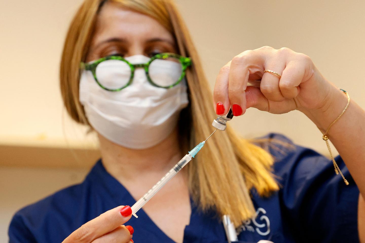 Israeli health ministry says Pfizer vaccine prevents severe sickness—but not infection