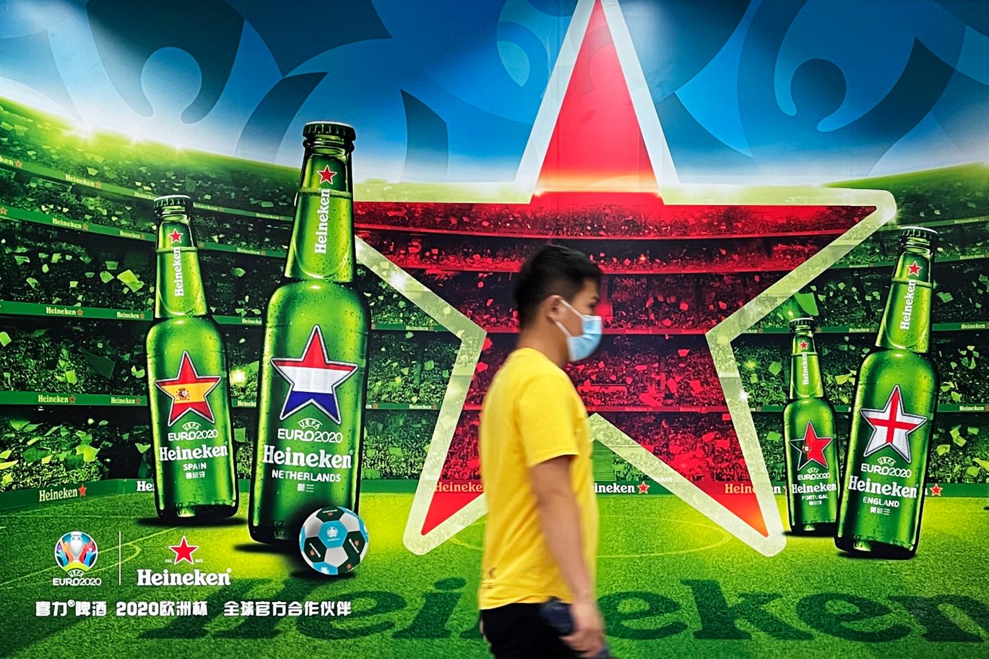 ‘The night belongs to the vaccinated’: Anti-vaxxers call for Heineken boycott over new ad