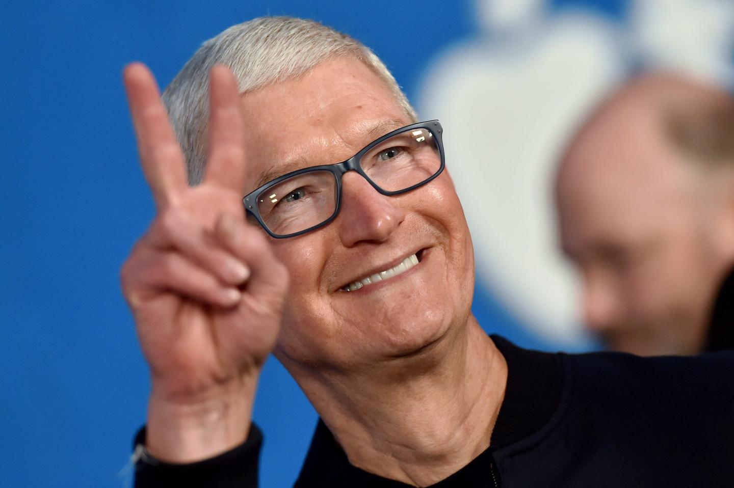 U.S. stocks slip—but Apple, Google, and Microsoft report bumper earnings