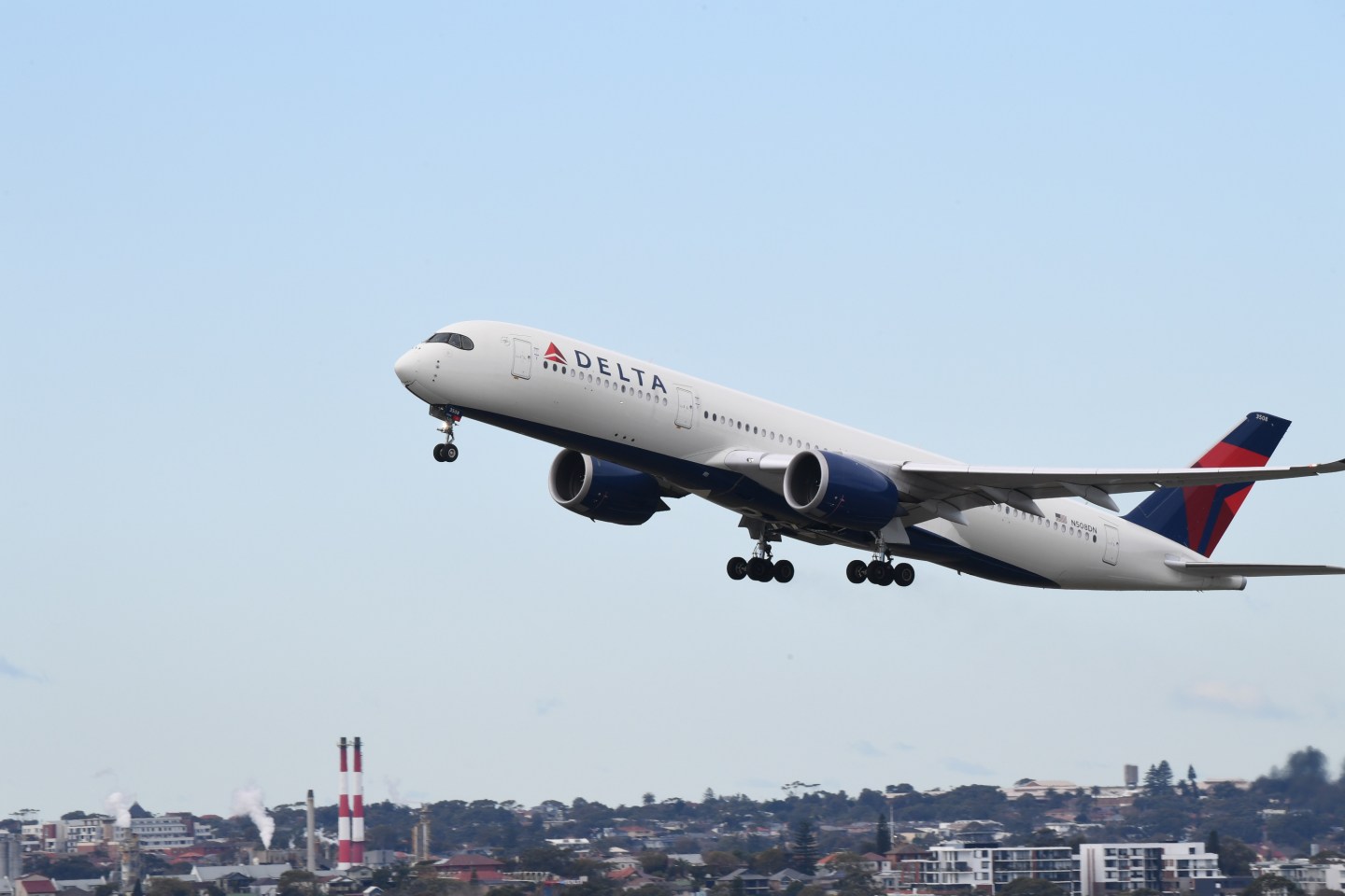 Delta extends frequent flier statuses until 2023