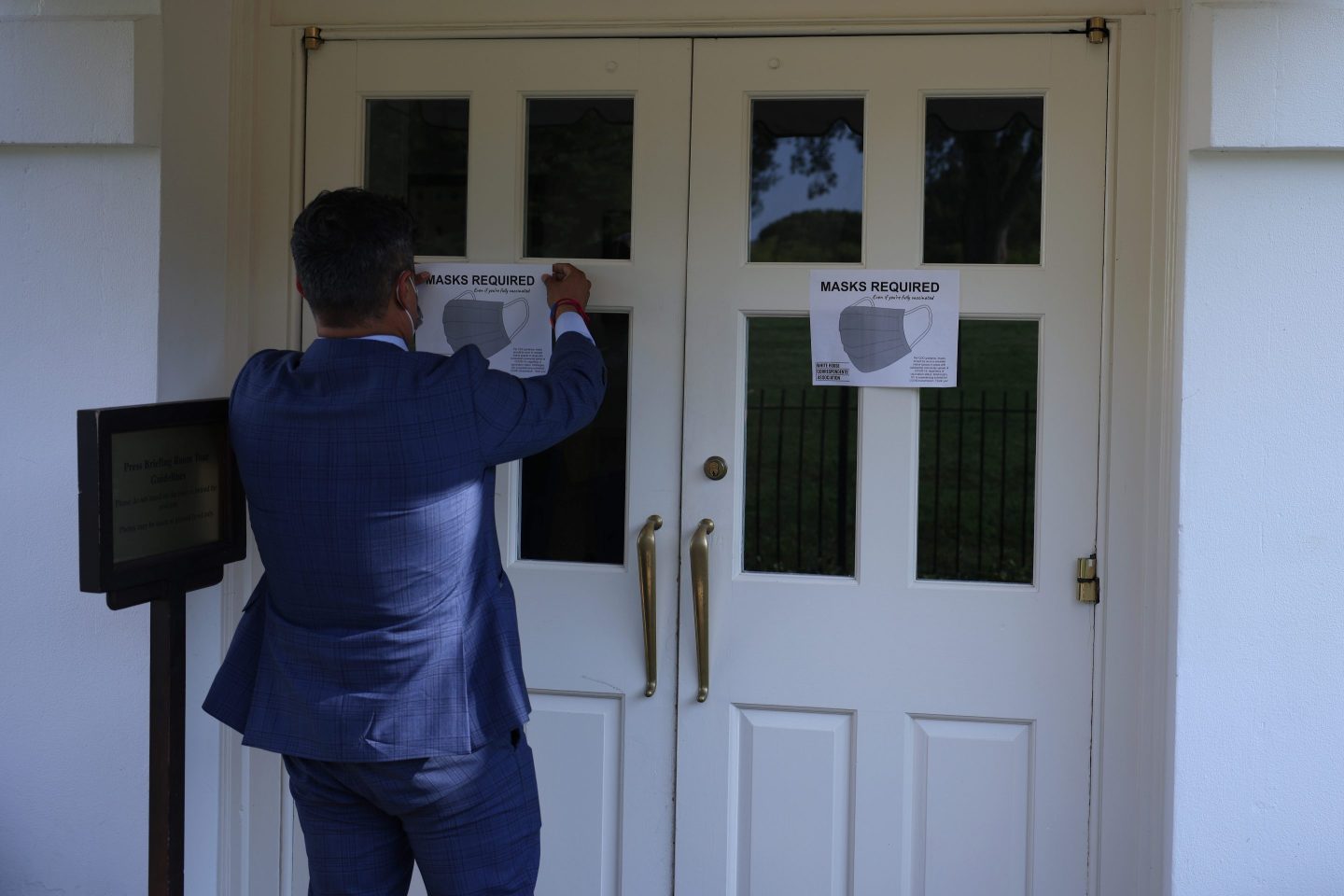 Federal employees may soon need to show proof of COVID vaccination