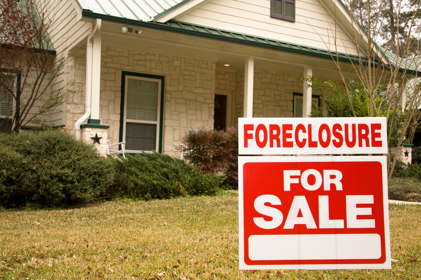 Foreclosure sign