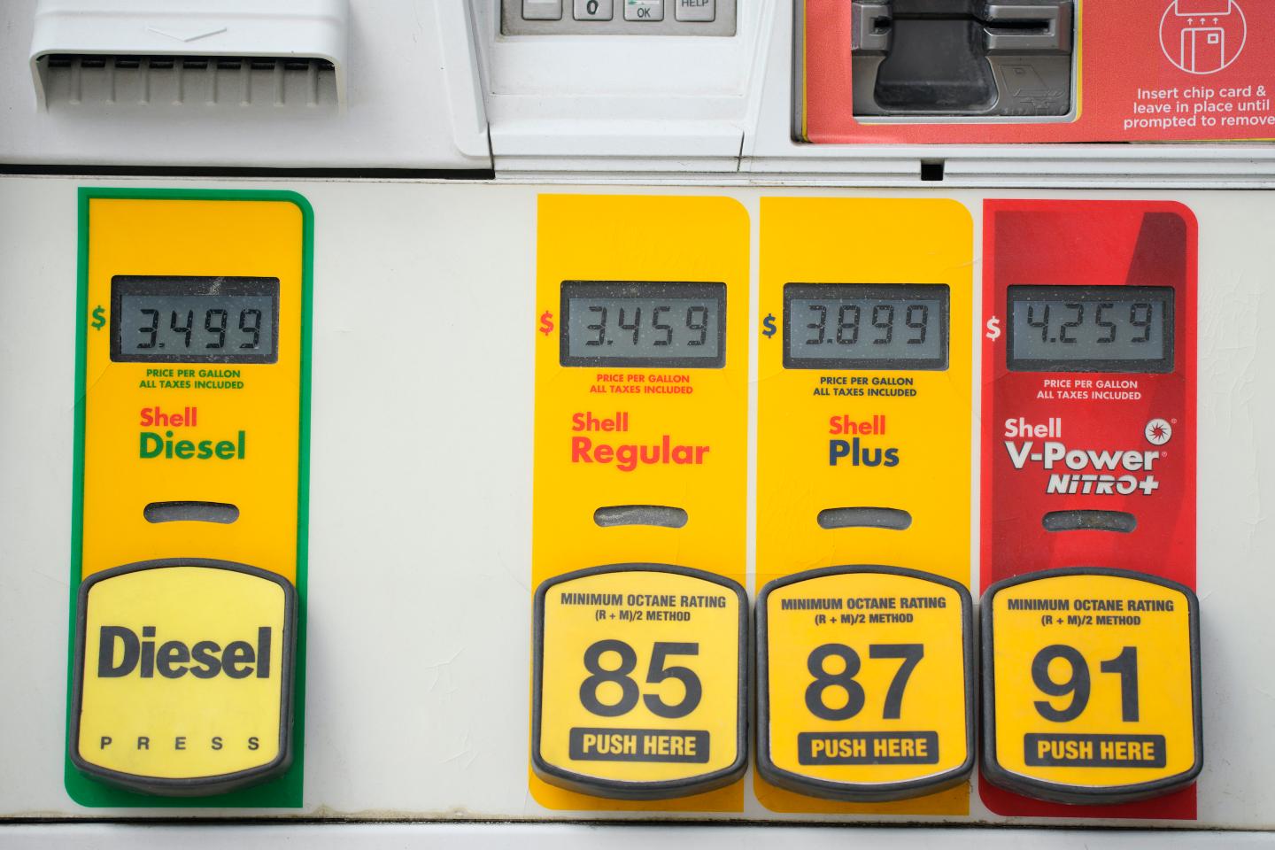 Facing high inflation, Biden takes on the challenge of rising energy prices