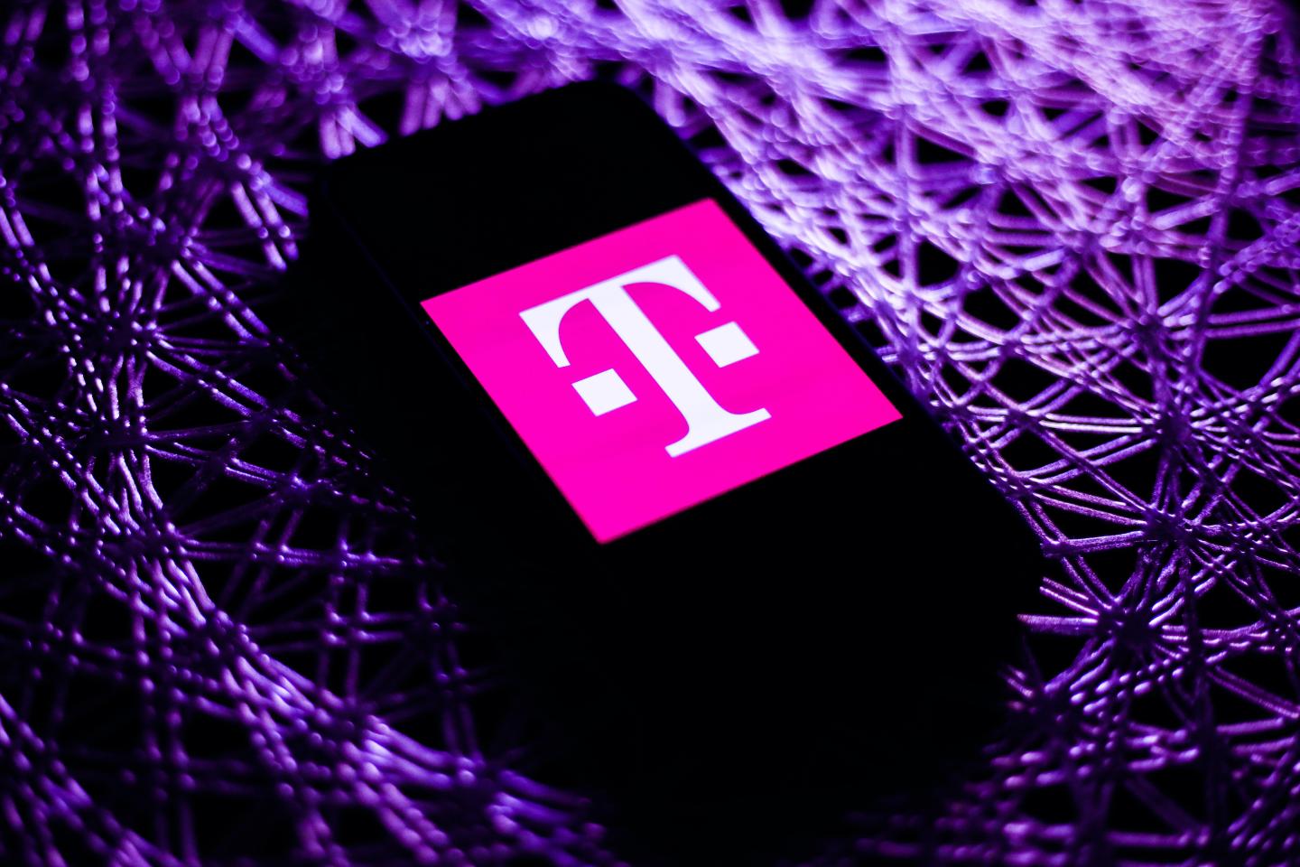 T-Mobile CEO says hacker used special tools and brute force to steal user data