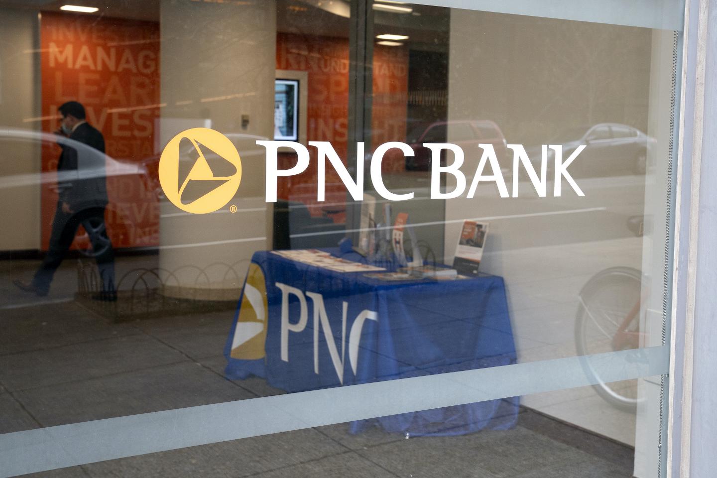 PNC becomes the latest bank to raise its minimum hourly wage to $18