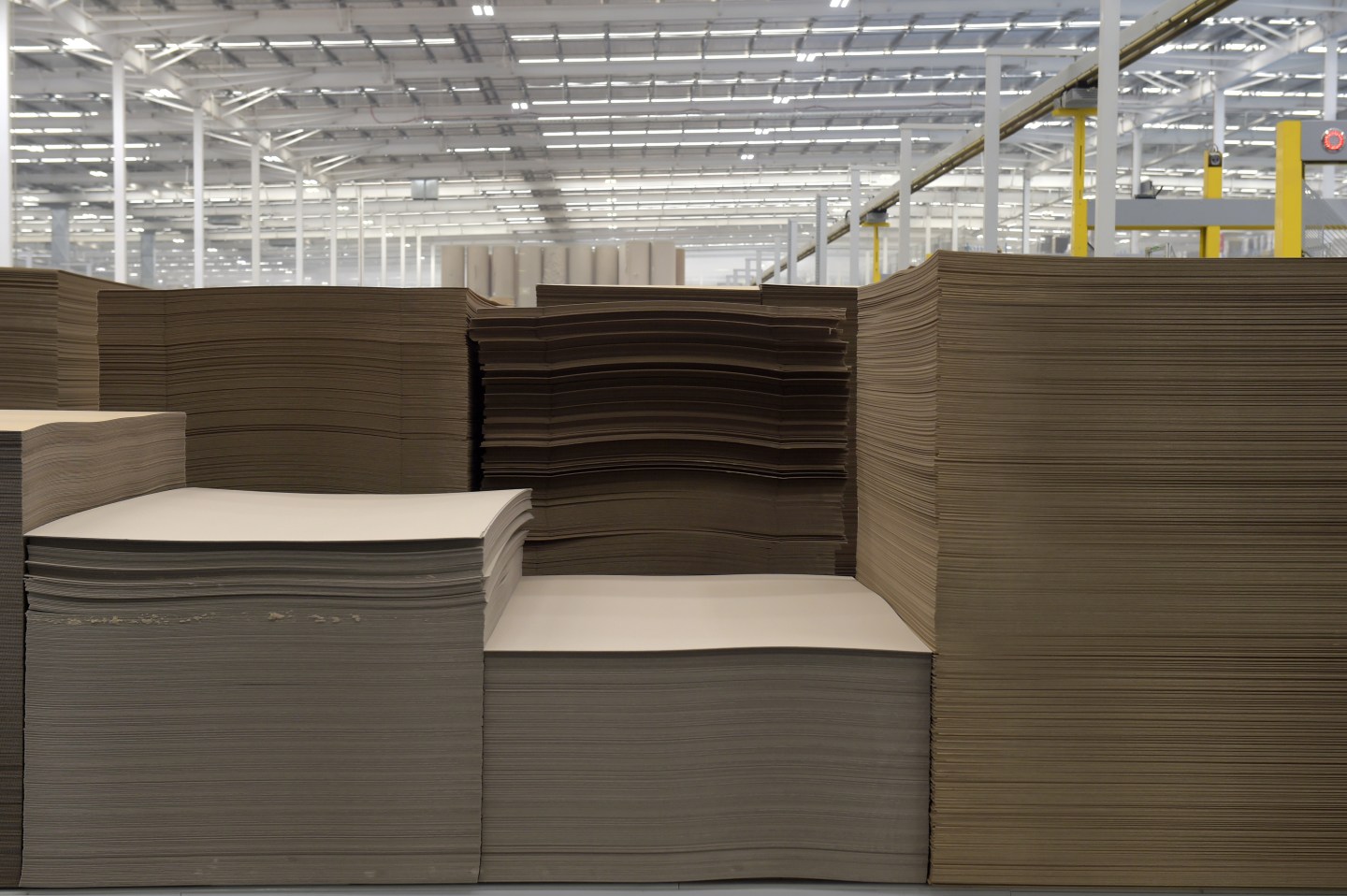 Online retailers get boxed in by higher cardboard prices