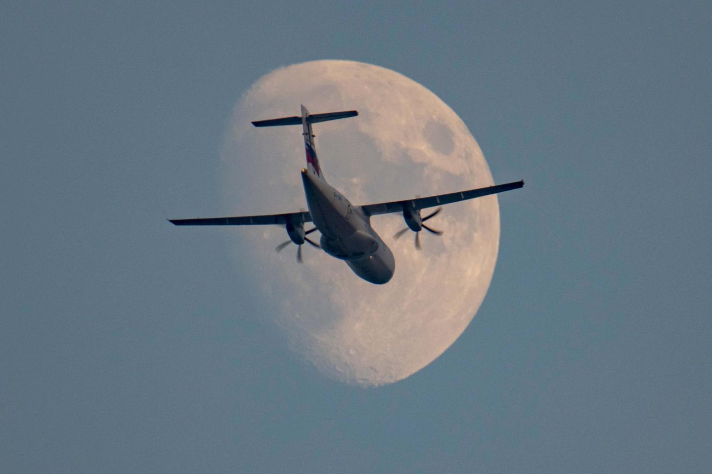 Death threats and drunken chaos in the air, $1 million in fines on the ground—FAA is having a record year