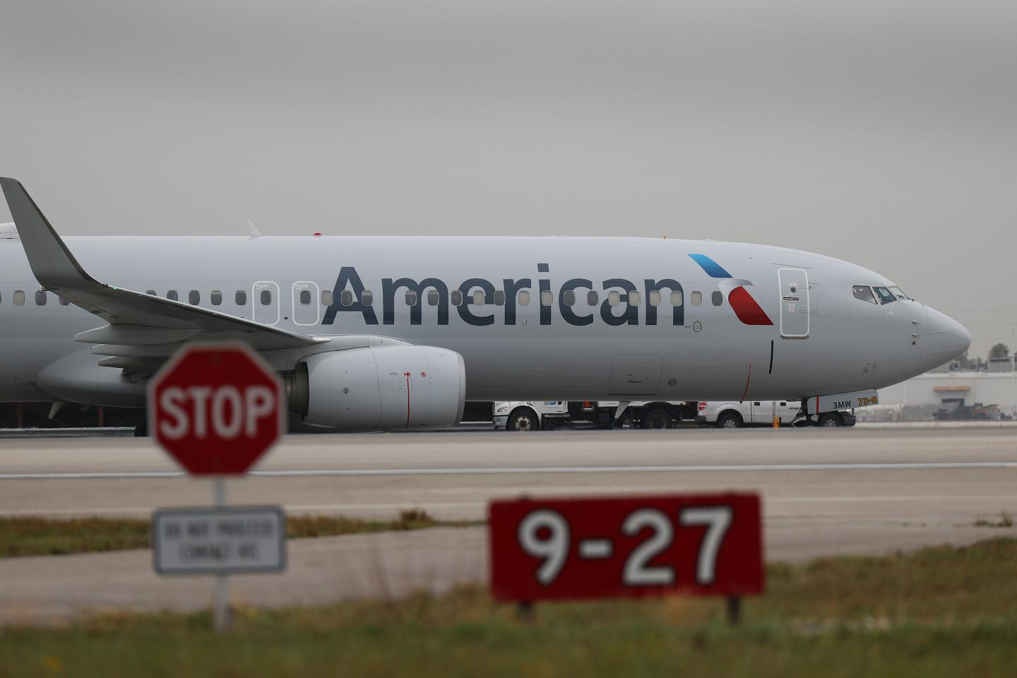 American, Spirit Airlines cancel nearly 600 flights on Tuesday