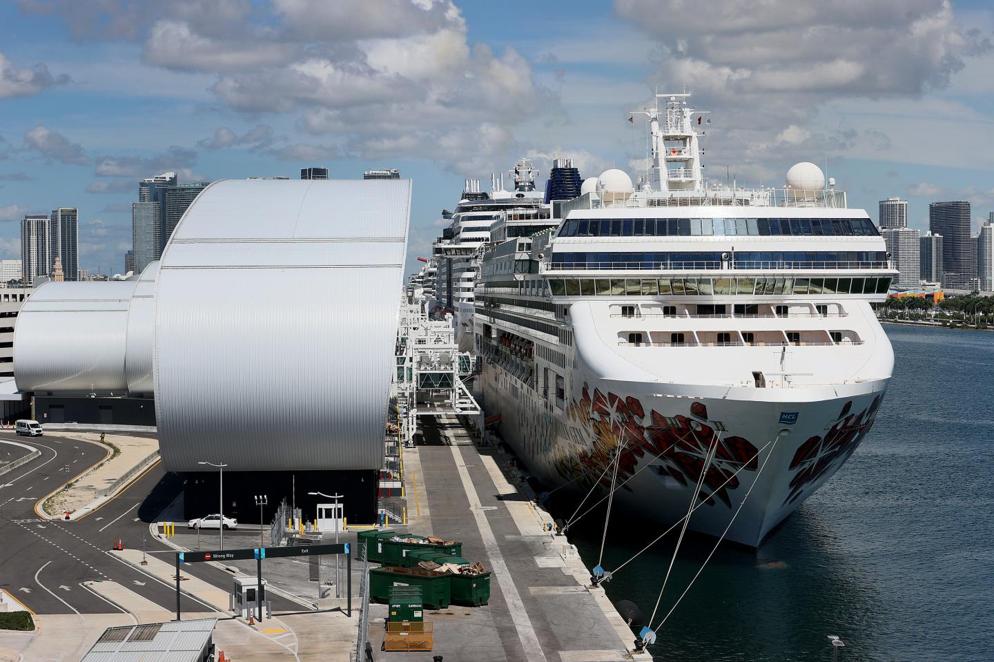 Judge allows Norwegian cruises to require vaccinations, despite Florida law