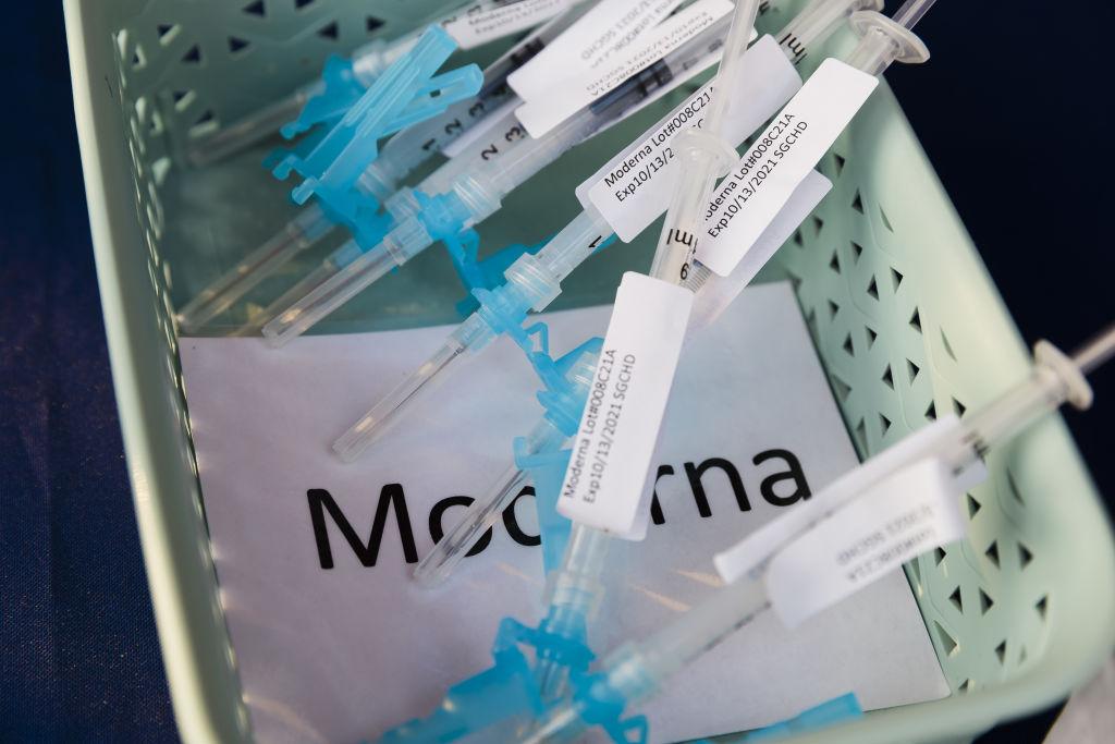 Moderna earnings vaccines stock
