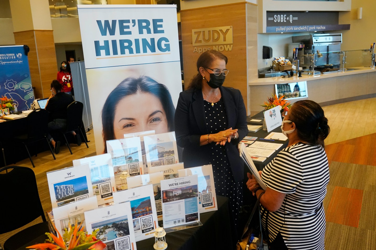 Unemployment claims rise to 332,000 from a pandemic low