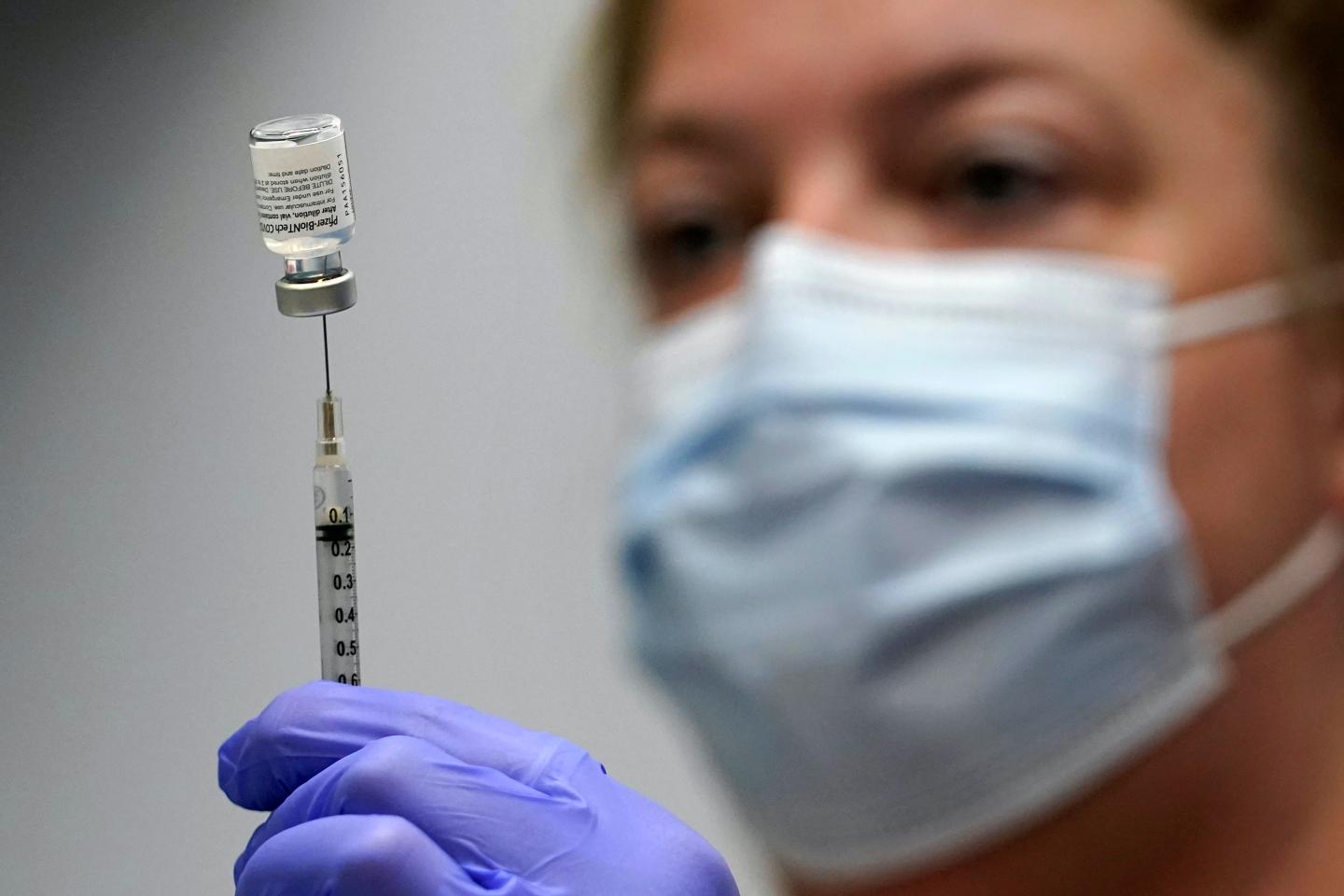 The fate of Biden’s ambitious COVID booster plan lies in the hands of FDA advisors