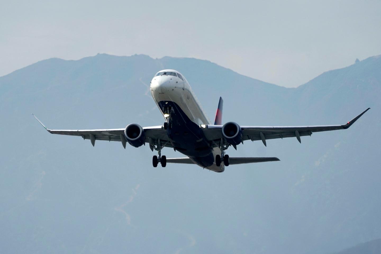 The FAA plans to release software that reduces lines of planes waiting to take off