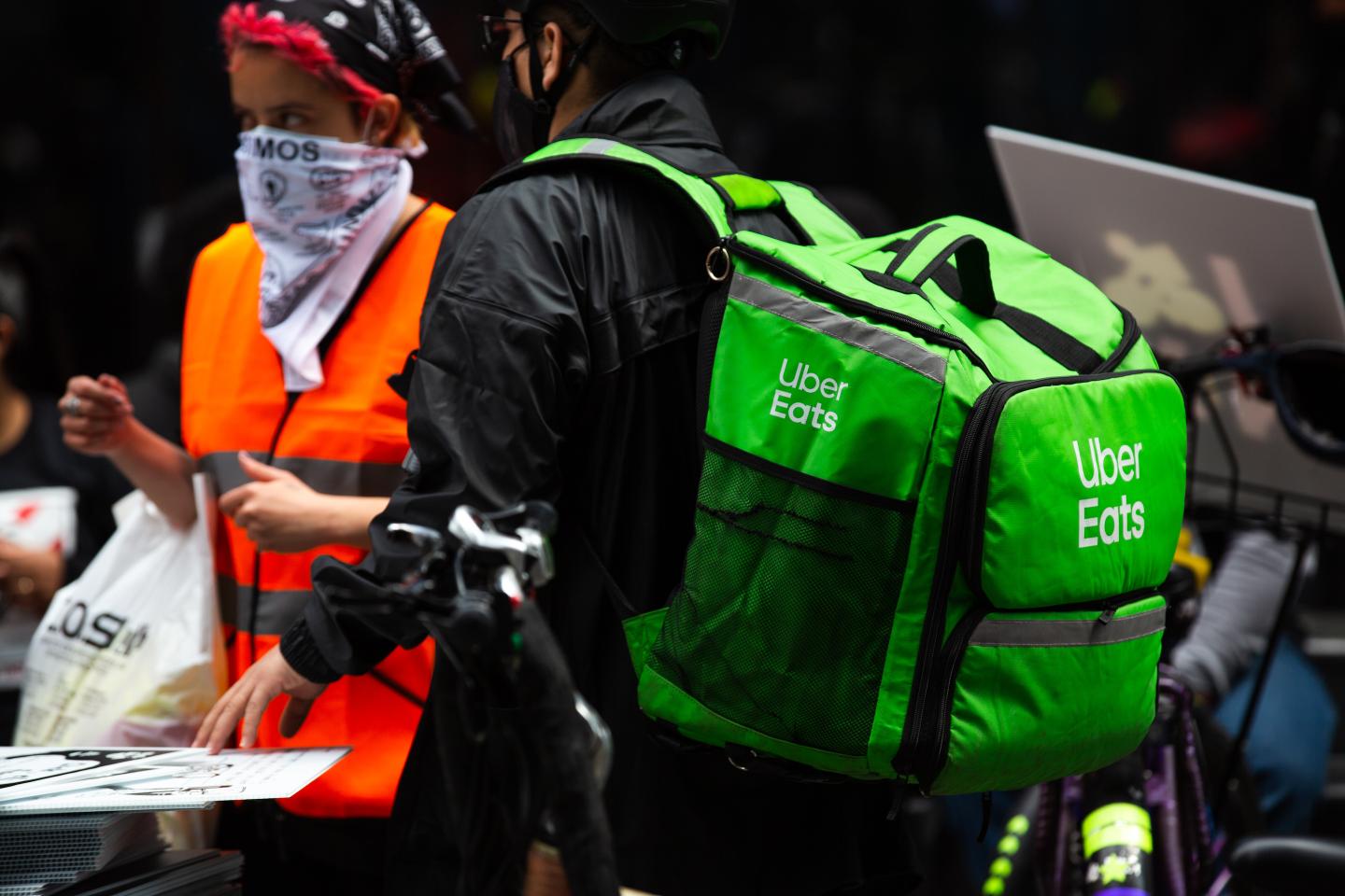 New York City to pass bill boosting pay and working conditions for food delivery drivers