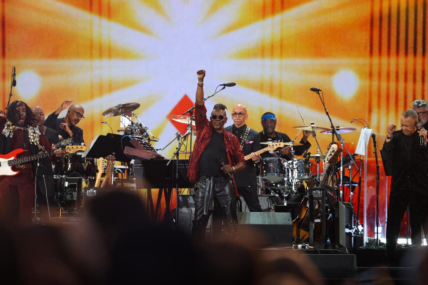 Why the heck is Earth, Wind & Fire popping up all over your social network feeds?