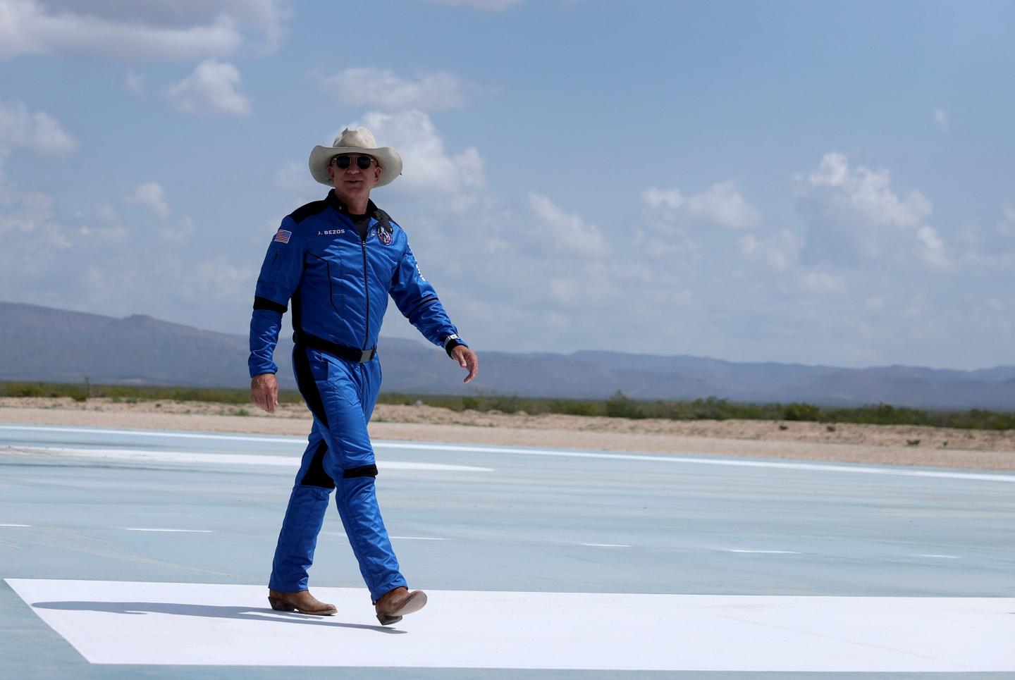 Bezos hits back at Musk, calls out SpaceX lawsuits