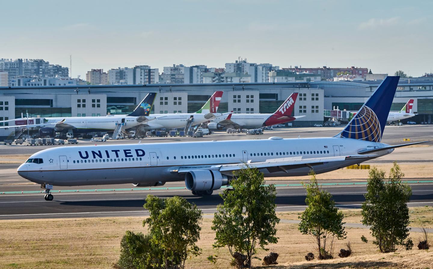 United reports big success getting unvaccinated workers to take COVID jab