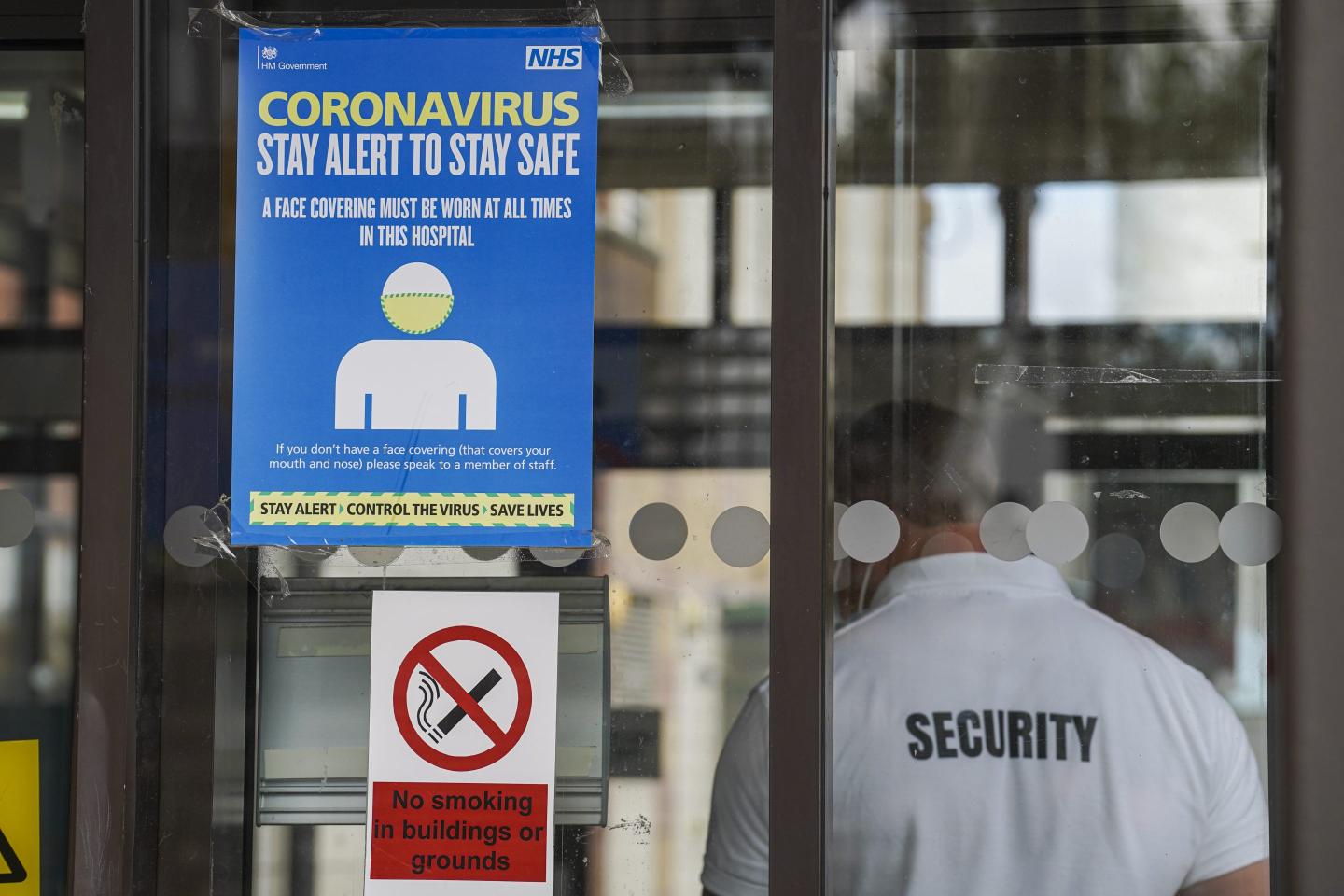 Prepare for a rough few months of COVID-19, according to these scientists