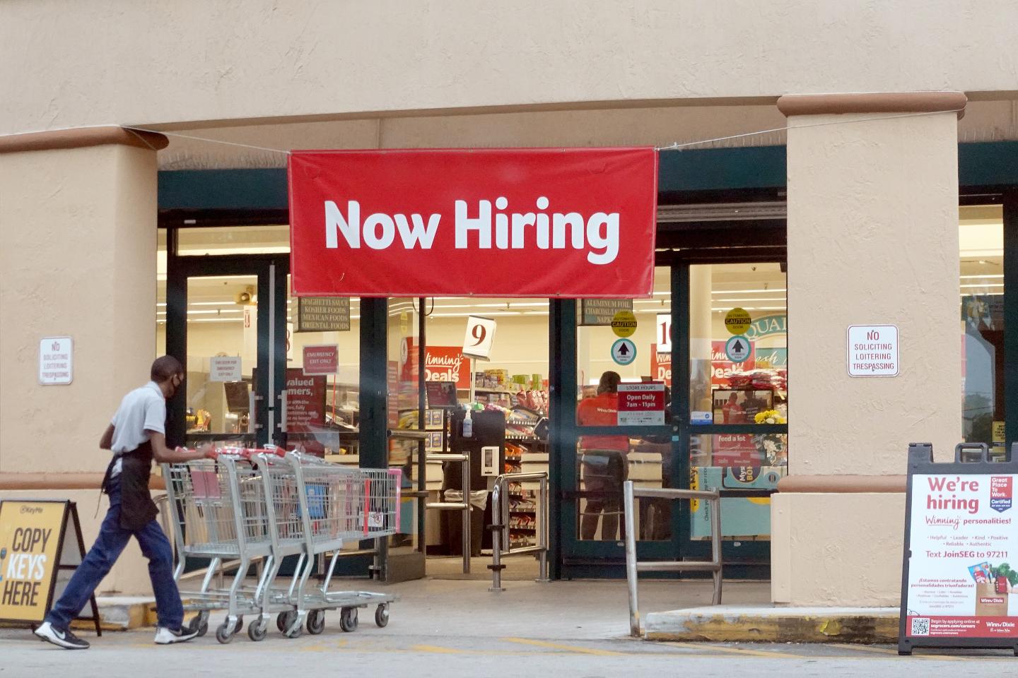 Unemployment claims rise for a second straight week to 351,000