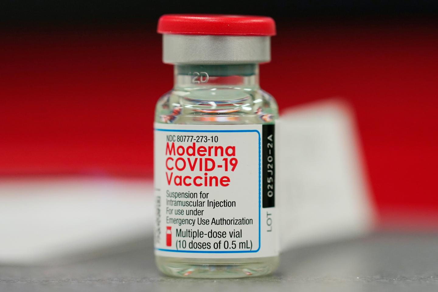 FDA advisors unanimously back Moderna COVID boosters for seniors and high risk groups