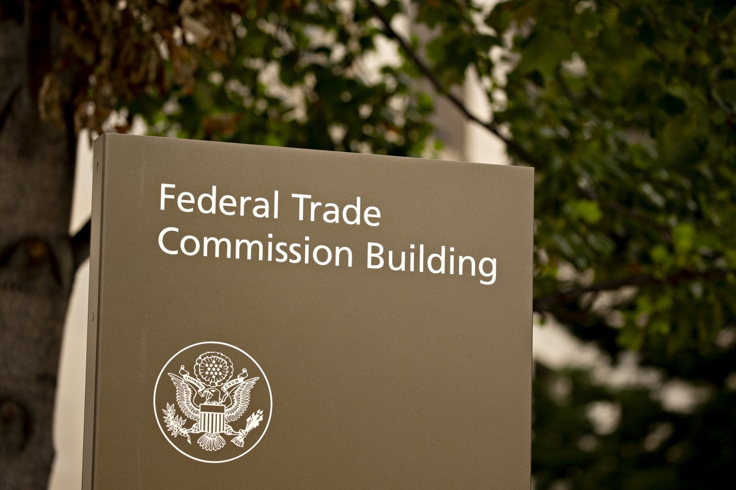 Feds warn companies: Fake online reviews could lead to fines