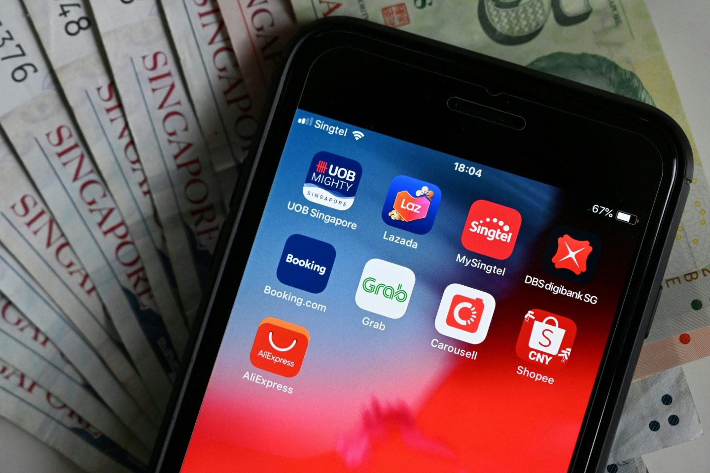 SINGAPORE-BANKING-INTERNET