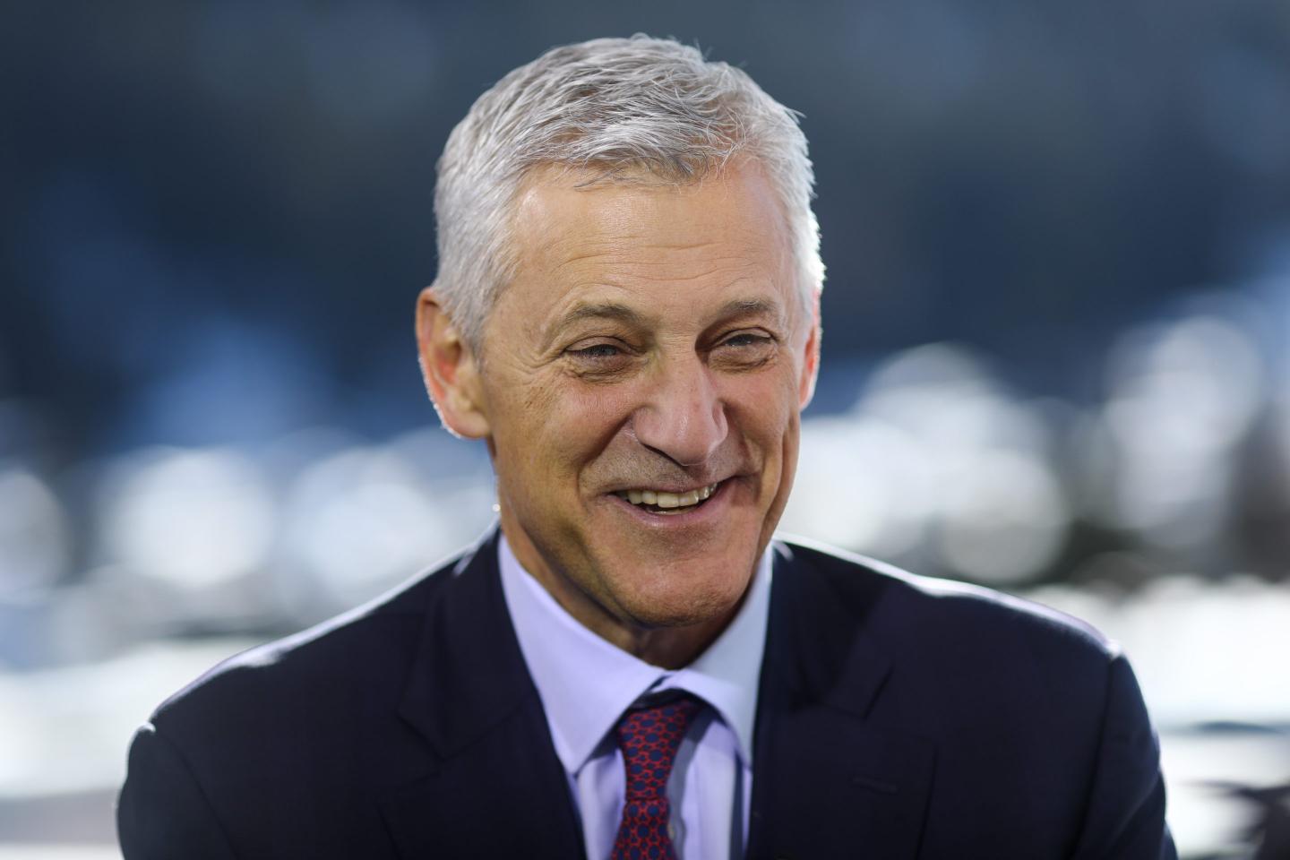 Standard Chartered’s CEO says China isn’t ‘dumb’ enough to let Evergrande turn into a Lehman moment
