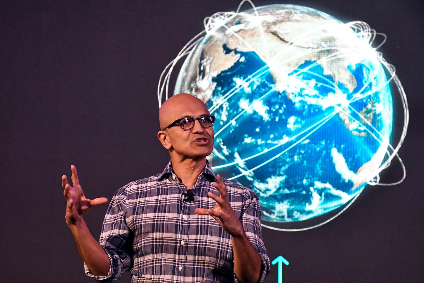 Microsoft’s cloud-computing strength fuels revenue and profit